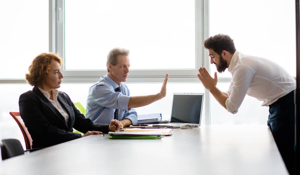 准备跳槽，领导讽刺我：以你的能力，去别的公司连试用期都过不了