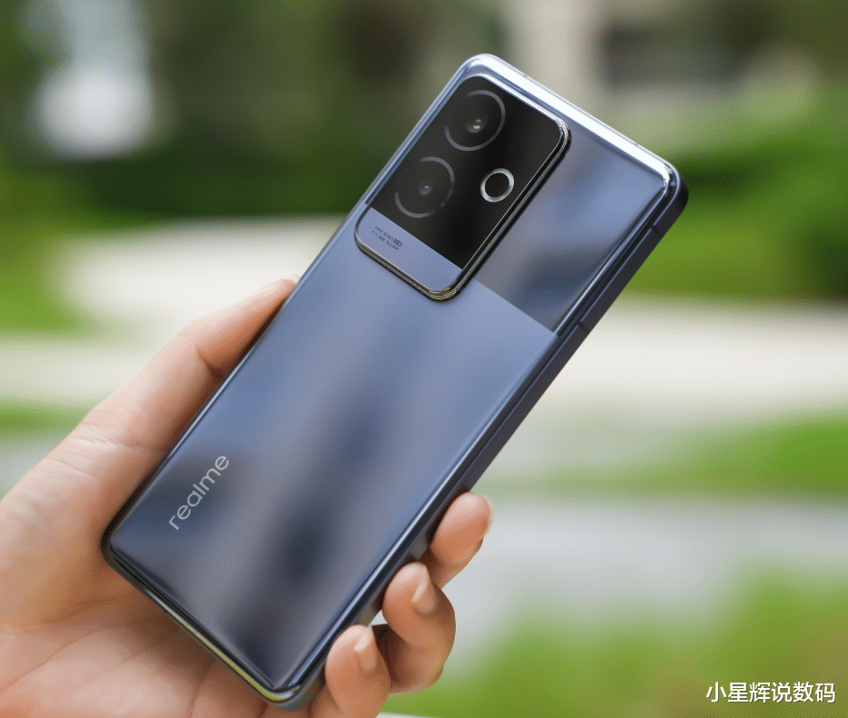 骁龙8Gen3+5800mAh，发布两个月跌至2530元，堪称手机“新卷王”