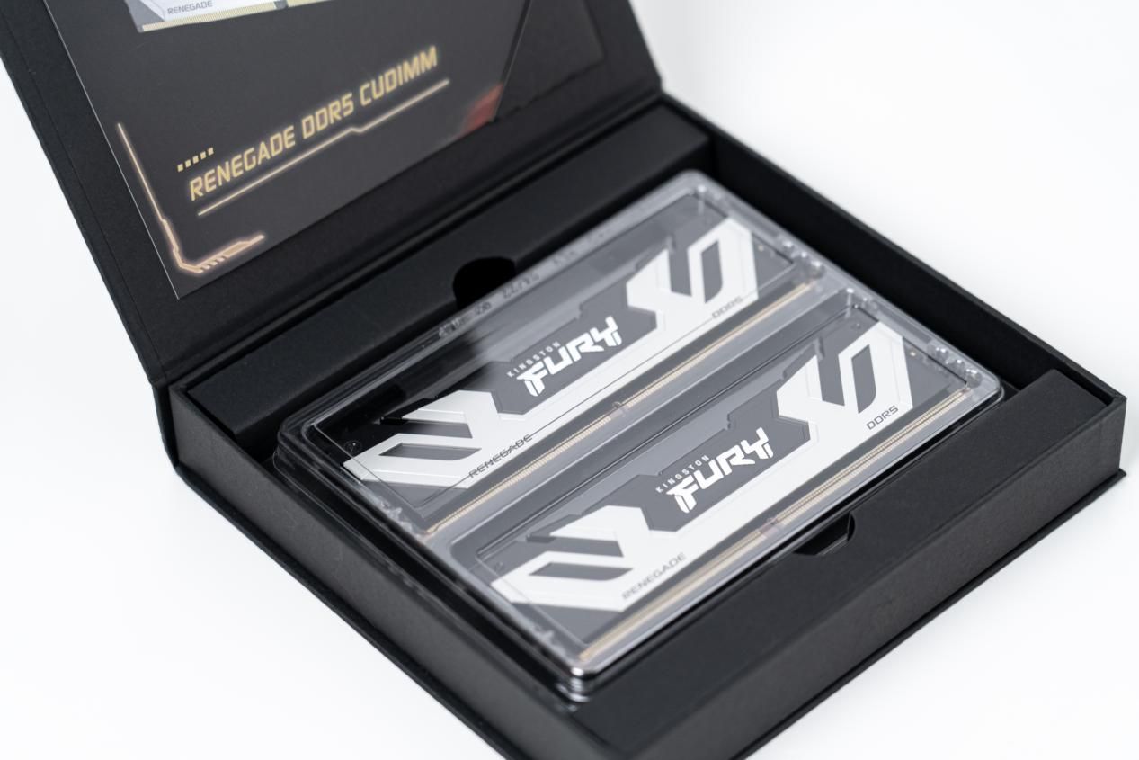 抢先看！酷睿Ultra 200S处理器及ROG Z890 Hero主板礼盒开箱