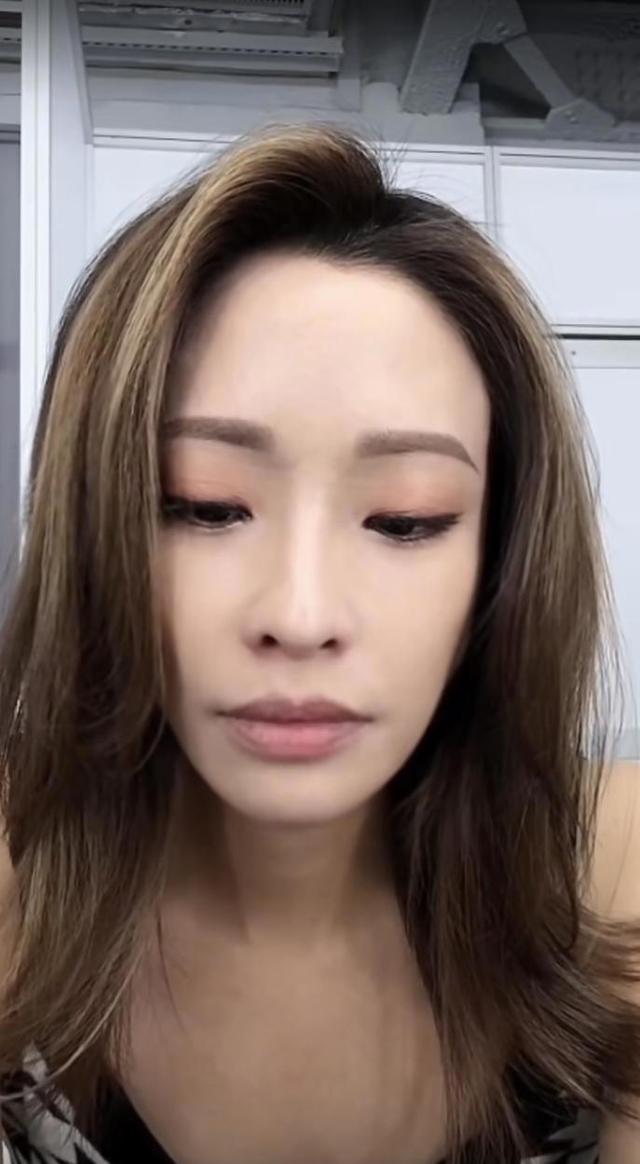 没后台、没人罩、没热度,美国歌手香缇莫,沦为内娱综艺的炮灰