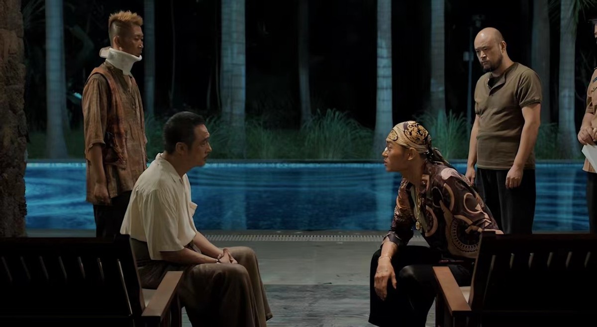 瞪眼咆哮，摇头晃脑，《边水往事》这位败笔演员，看着让人难受