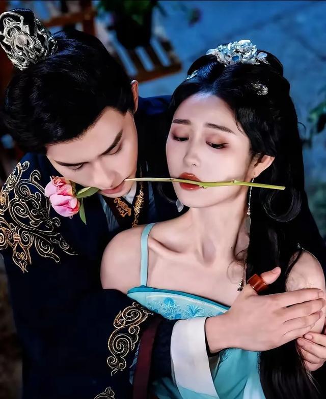 “兼祧两家”题材四版短剧大比拼，哪一对CP最让你着迷？