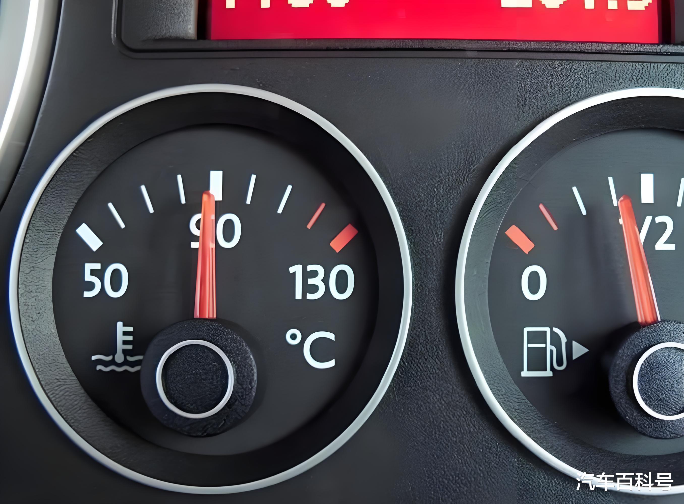 汽车早上启动后发动机1500转正常吗？会不会加剧磨损？