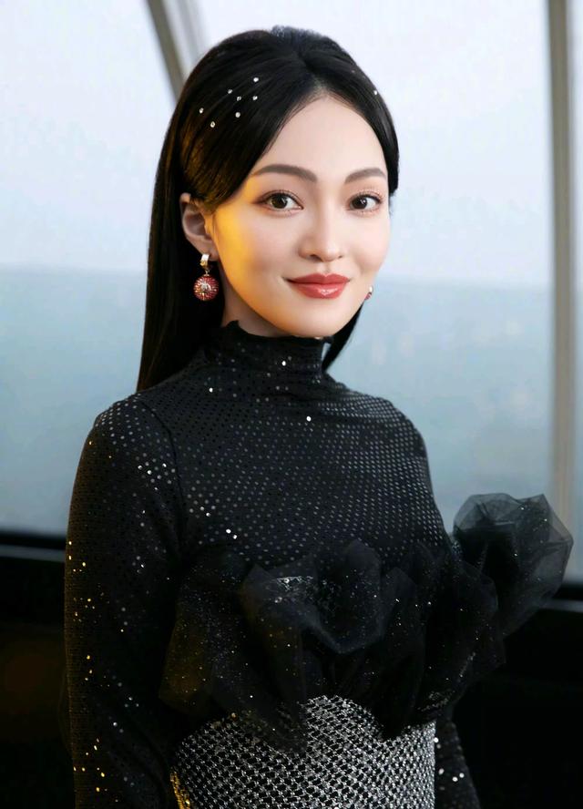 大美女,张韶涵。太美了