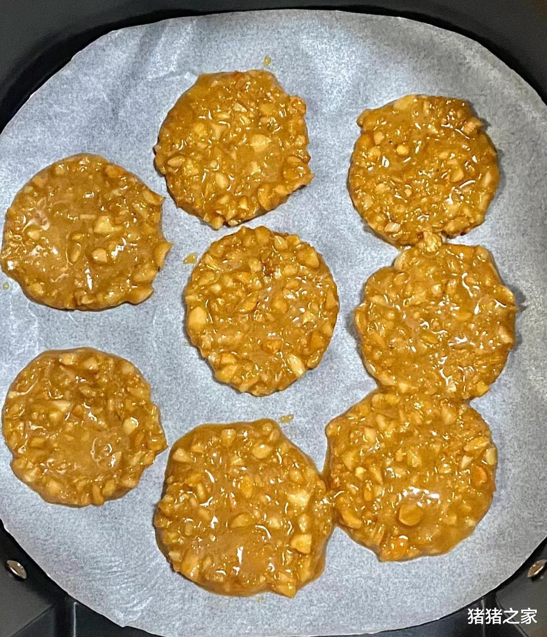 一把花生2鸡蛋，材料很少，真的是无法抗拒的美食，家人百吃不厌