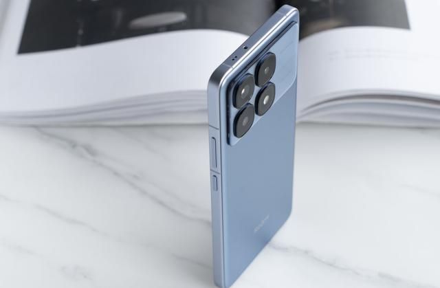 同价位“搅局者”,龙晶玻璃+IP68防水,顶配旗舰仅售2599元起