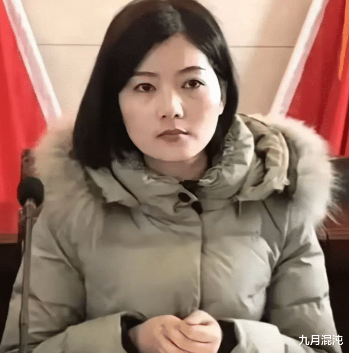 李佩霞最新现状！身边配有医生，官方披露留置原因，网友炸锅！