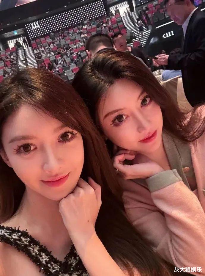 黄晓明带叶珂秀恩爱,跟成龙、王力宏合影,叶珂自曝整容40%