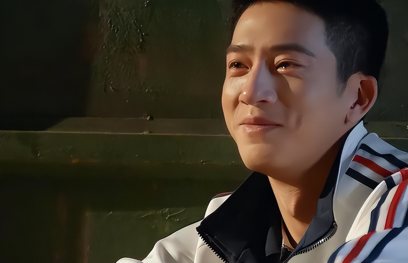 32岁肖战都演爸了,32岁黄景瑜却还演高中生,孙俪说的话真没错