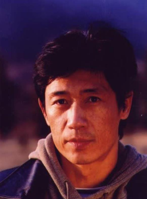 演员石凉:当过主持人也做过演员,经历两段婚姻,如今过得很幸福