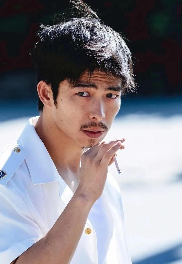 演员章宇:从体制内裸辞,北漂十年,今凭借《雪迷宫》爆火出圈