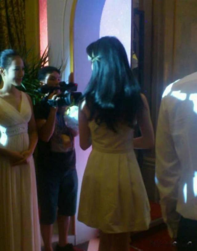 刘亦菲 南宁万达公馆生图 ?路人拍照视角也非常美