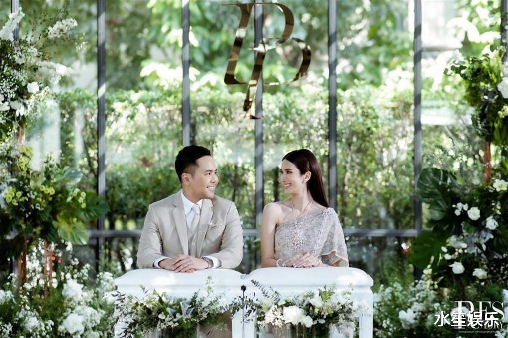 泰星Noey宣布和富商老公分手，两人办婚礼未领证，育有一2岁女儿