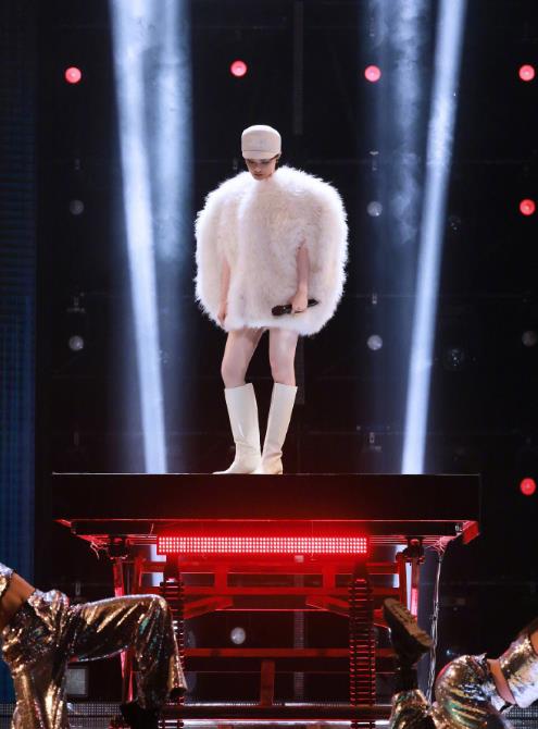 北京这天,张碧晨优雅,林志颖胖了,周慧敏“又老又土”却赢麻了