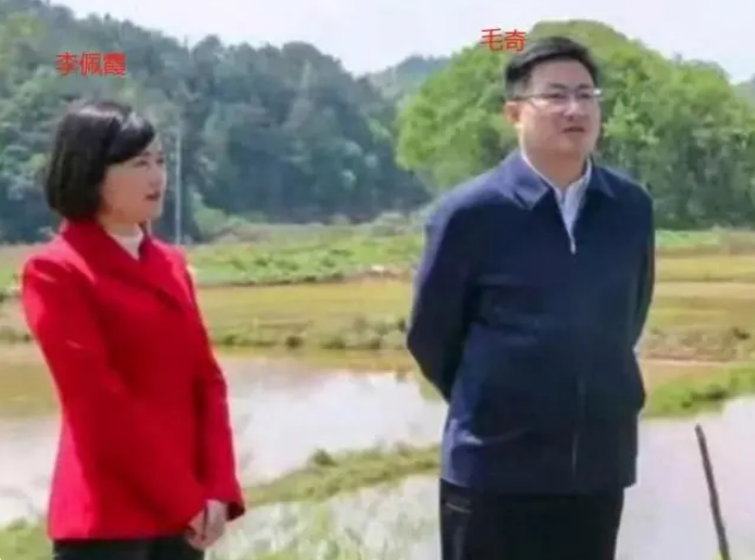 李佩霞“录音”事件后续:多张和男方工作照曝光,在一起共事多年