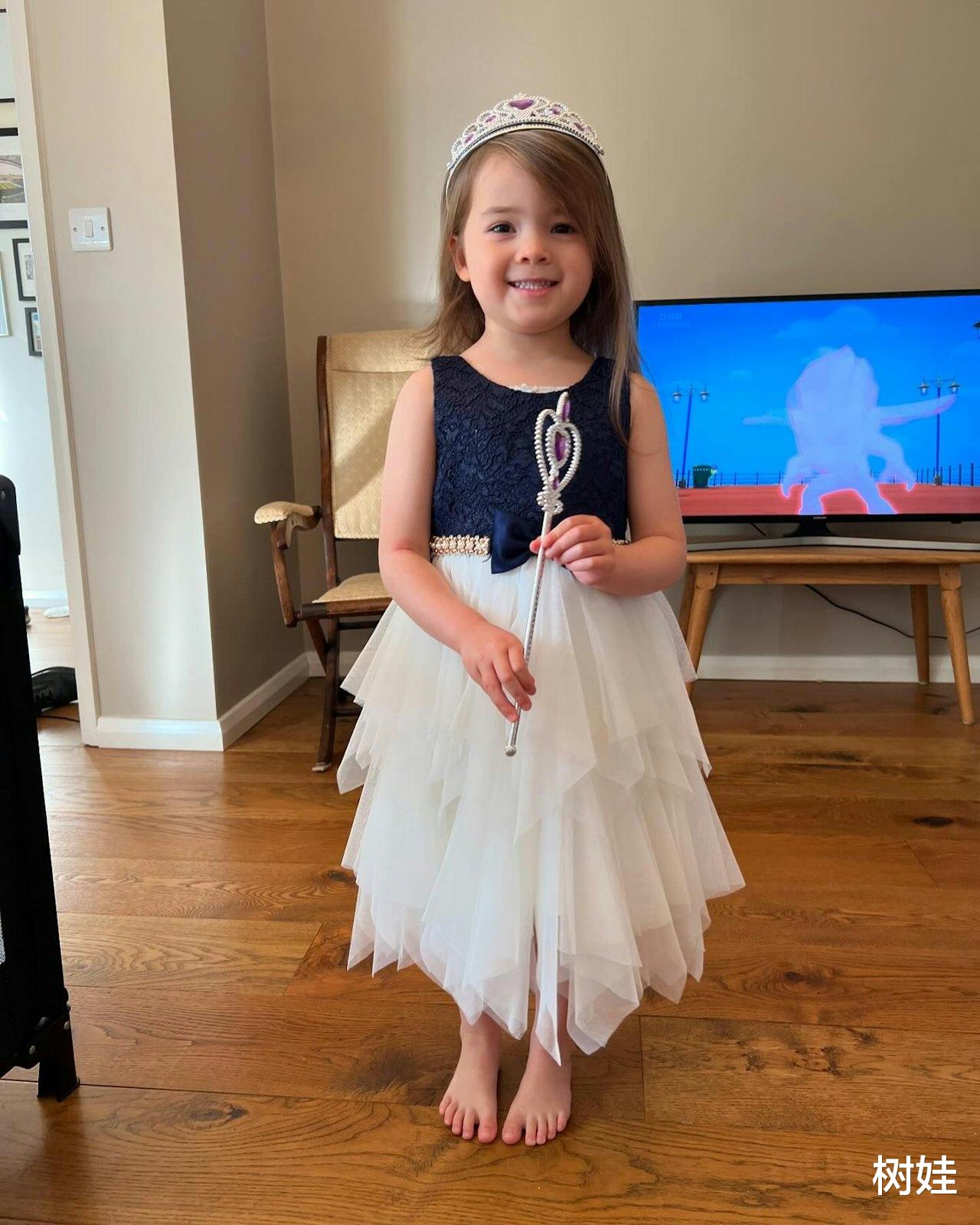 刘家良小女儿移居英国，四年内生了三个混血女儿，丈夫做清洁工作