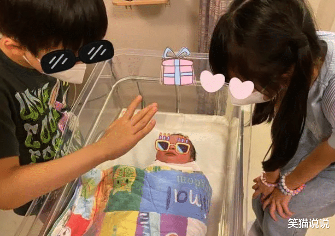 李念晒照庆39岁生日,首晒与三胎宝宝合照,女儿眼睛很大好像妈妈!