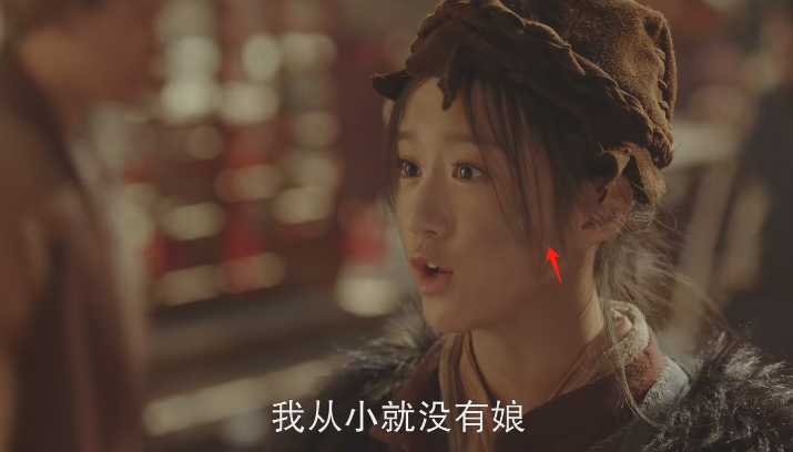 把假睫毛卸了,口红眼线擦了,胸勒平了,才算不糊弄观众的女扮男装!