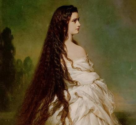 茜茜公主一天怎样过的？5点起床洗冷水澡，体操击剑，暴走几小时