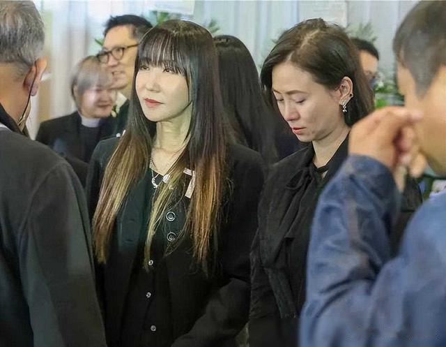 翁虹巫启贤等送别何厚华,孙耀威送花篮感谢恩师