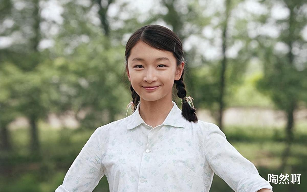 上位成谜，绯闻不断，31岁的周冬雨，凭什么在娱乐圈混的风生水起？