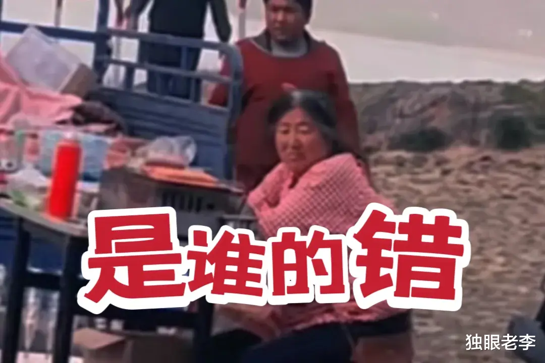 是谁的错？淀粉肠成315最大败方，顾客避之不及，摊贩含泪自己吃