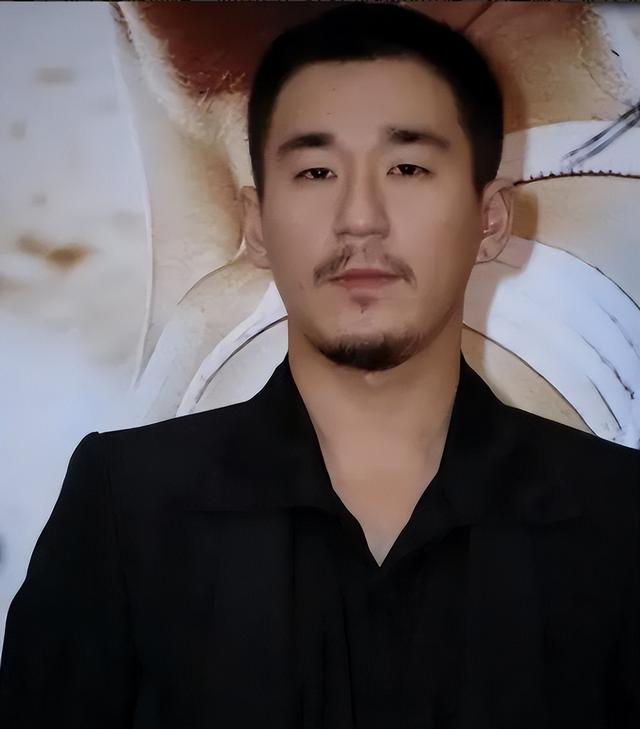 事实表明，定居泰国的张默再也没人能管的住了！就连张国立也没辙