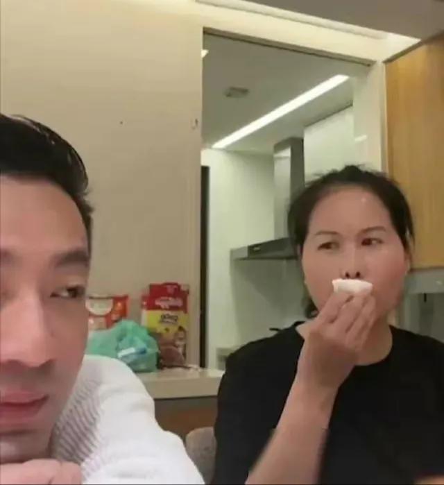 曝汪小菲保姆工资高原因:没人能替代,还能给情报,不偏心大S