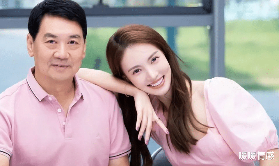 隐瞒了我们14年！原来他就是金晨的父亲，难怪女儿能大红大紫