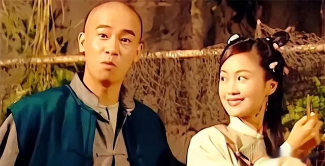 难怪阿珂对韦小宝服服帖帖,你看那一晚,小宝如何卖力折腾她的?