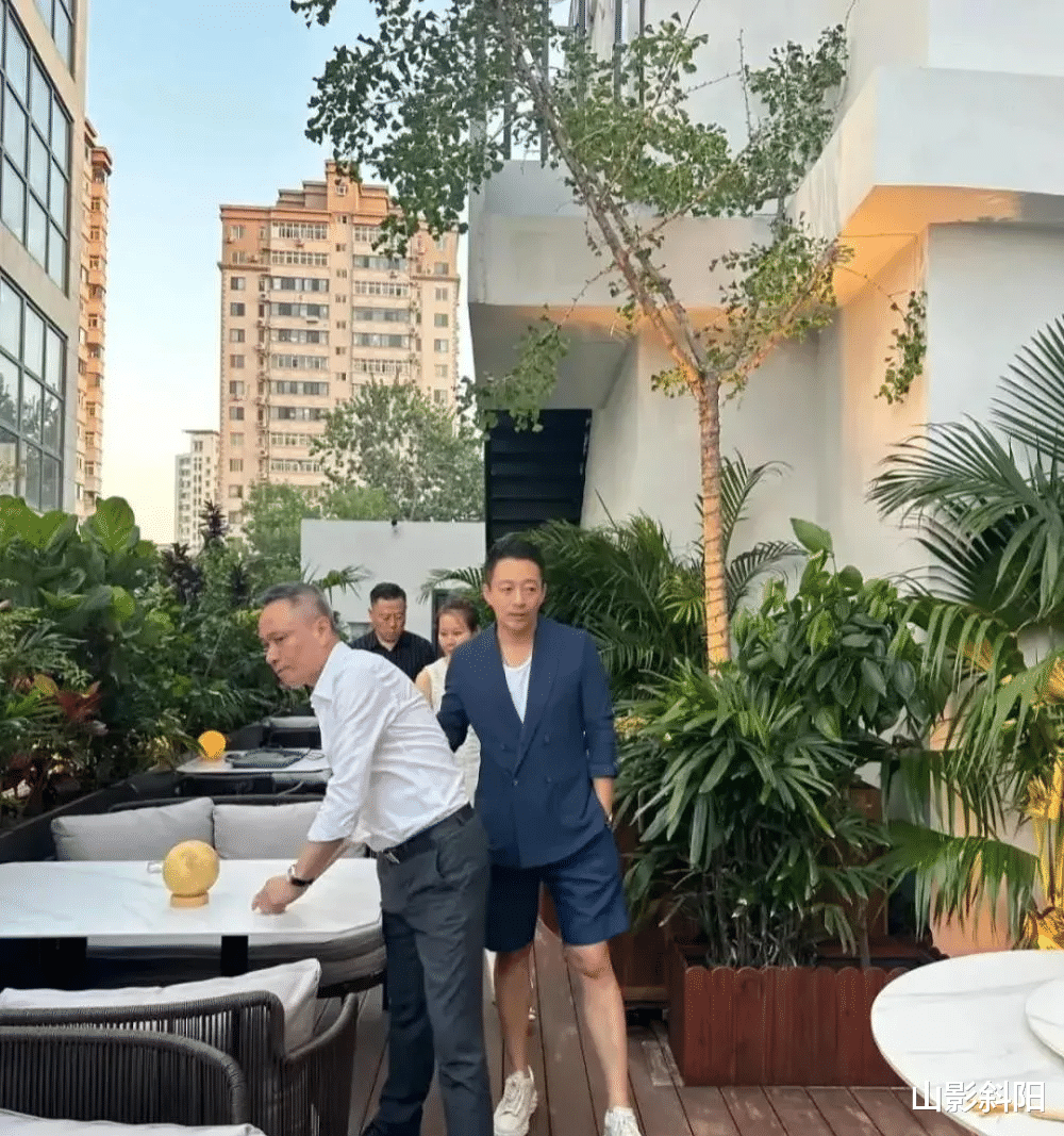 作家笑以苛向汪小菲公开道歉