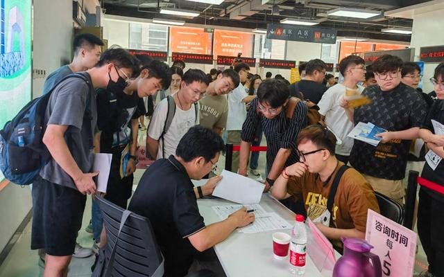 教师招聘编制减少,还有机会获得教师编制吗?机会还不少