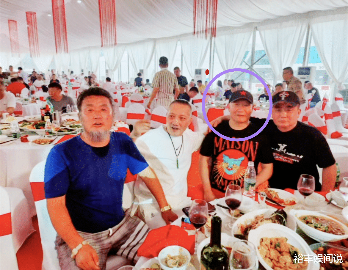 京圈大聚会！孟凡贵强大朋友圈曝光，瞎宝庆敬酒，王忠义满脸堆笑