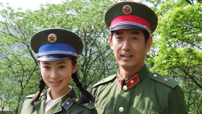 他们原来是两口子，戏里戏外都是夫妻，看不出年龄相差竟有16岁