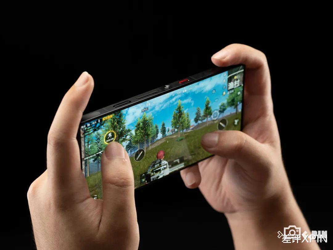 紅魔新出的游戲手機(jī)，卻成了米粉心中最酷的 MIX
