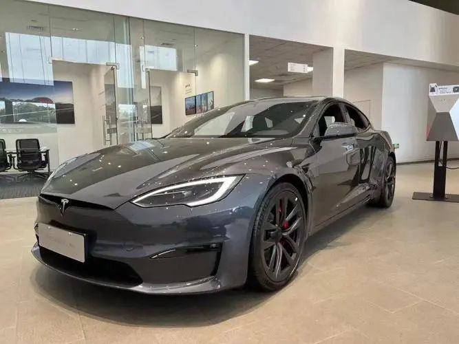 续航突破800km！Model Y Plaid无伪装谍照，这次尾灯好看多了？