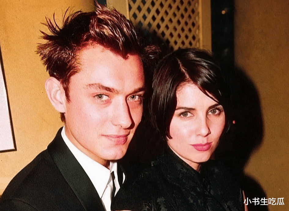 裘德洛真的是不抗老,和妻子像两代人,还好女儿遗传他的高颜值