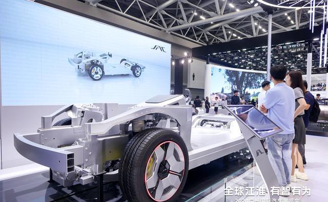 零跑家族化造型特点