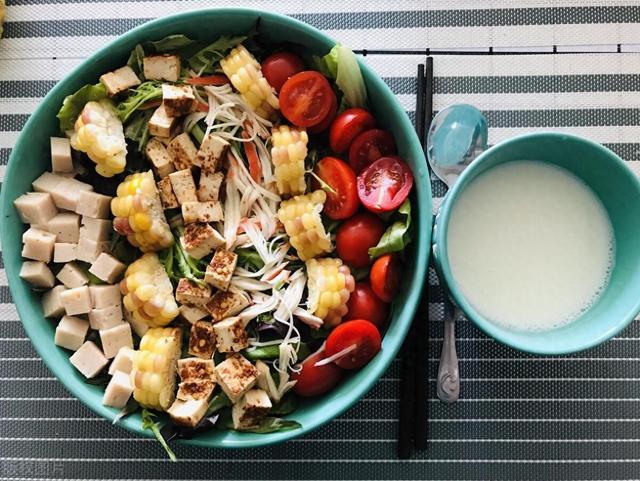 减肥应该吃哪些食物？这3类食物，让你不饿肚子也能瘦下来