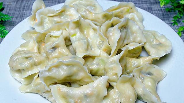 秋天到了多吃这馅饺子,教你调馅方法,鲜嫩营养不油腻,太香了