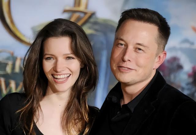 不愧是馬斯克最愛的女人，兩婚兩離還惦記，專程飛去參加她的婚禮