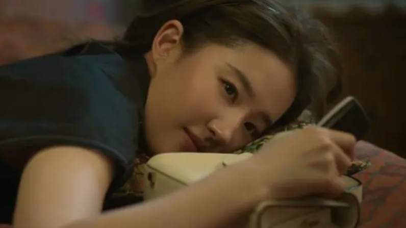 《玫瑰的故事》:原著中黄振华暗恋小15岁的玫瑰,但却难以启齿