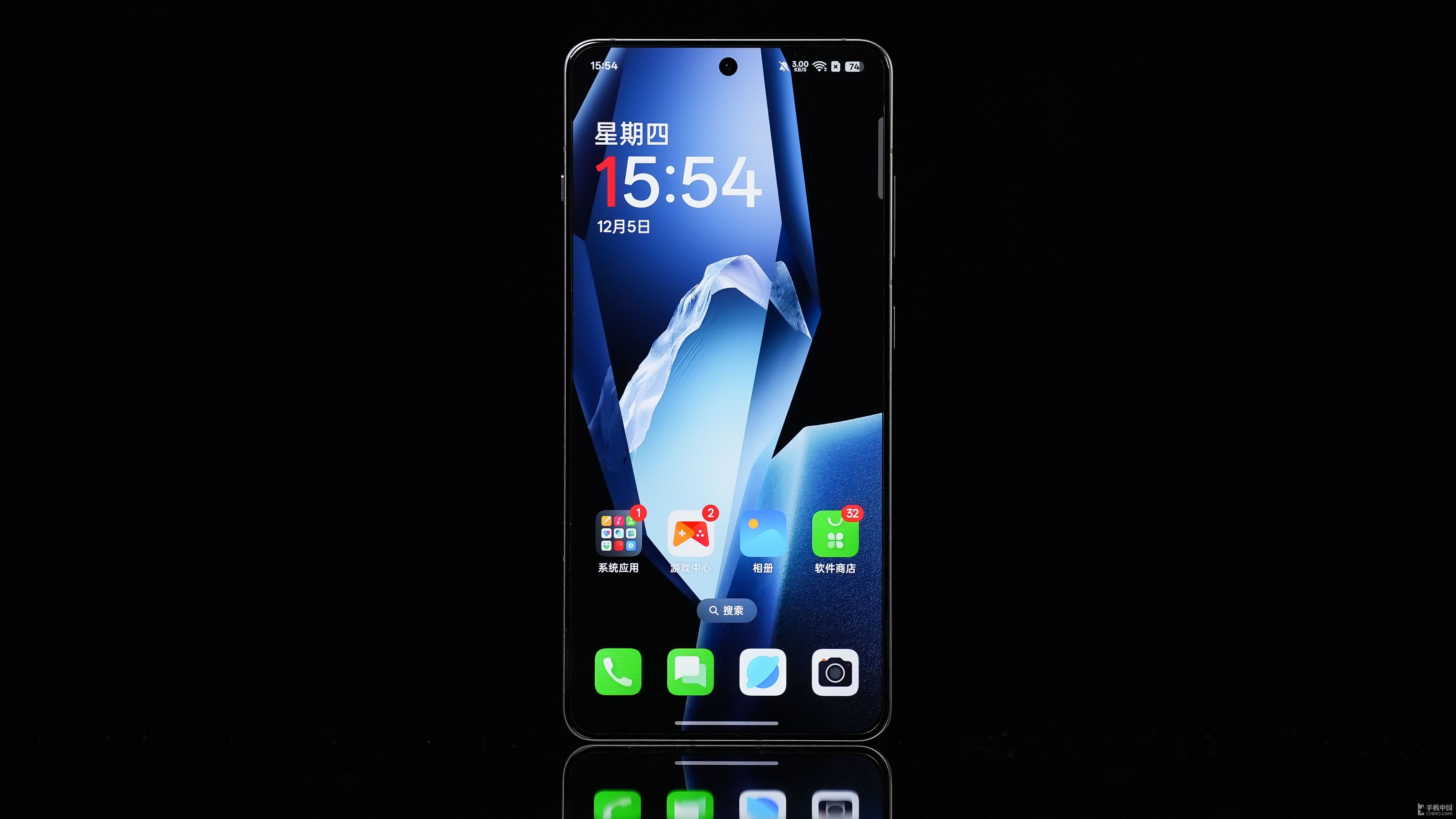 一加 Ace 5 全速黑图赏:丝绸玻璃工艺 观感与手感双重享受