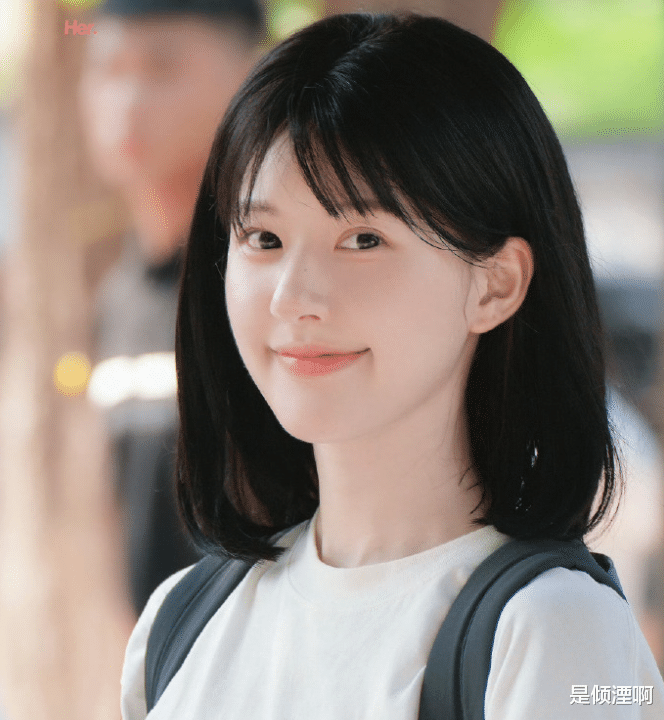 赵露思《许我耀眼》校服照好乖!毫无网红感,和女二同框很惊艳!