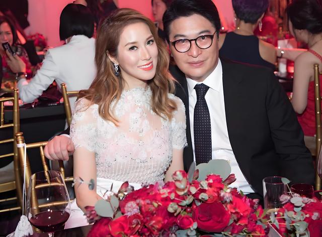 10亿换一个儿子,嫁入豪门8年连生4子,年仅30岁就身价破千亿!