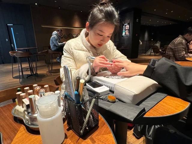 从白手起家到月入百万:女性“轻创业”成新浪潮