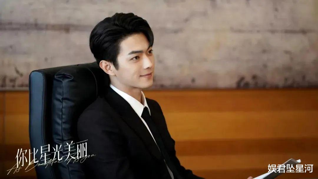 同样演许凯的心动女友，32岁杨紫和34岁谭松韵，差异一目了然