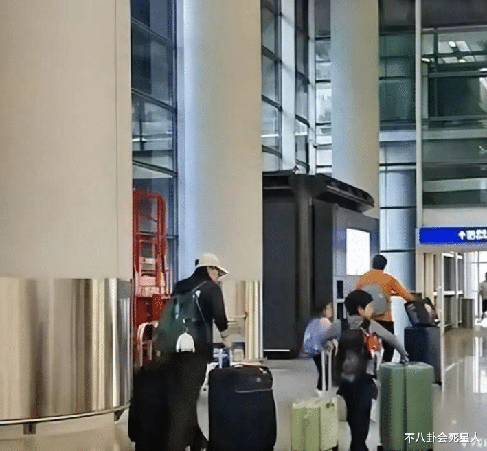 看了霍启刚弟弟和赌王女儿晒的照片,才明白霍家和普通豪门的区别