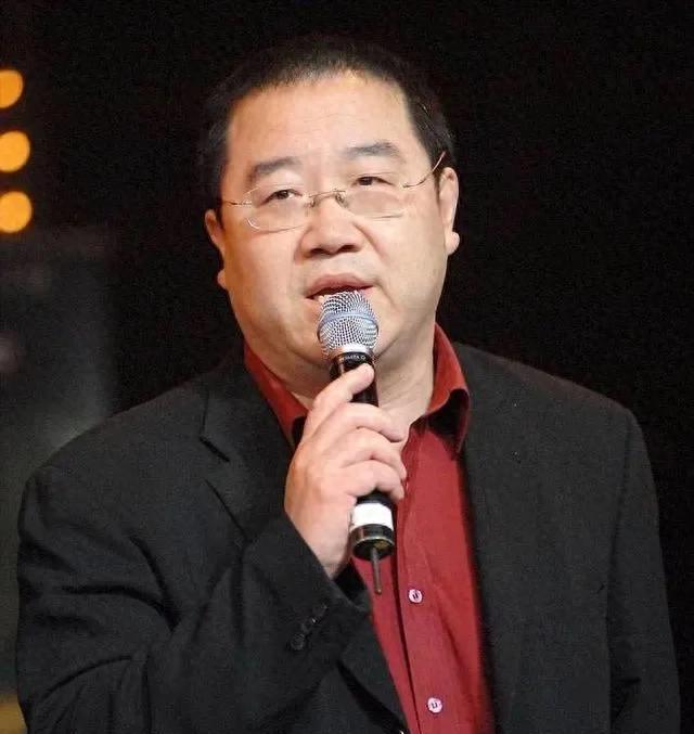 这两兄弟真无情,一个抛弃了宋丹丹,一个抛弃了赵明明,心疼她们