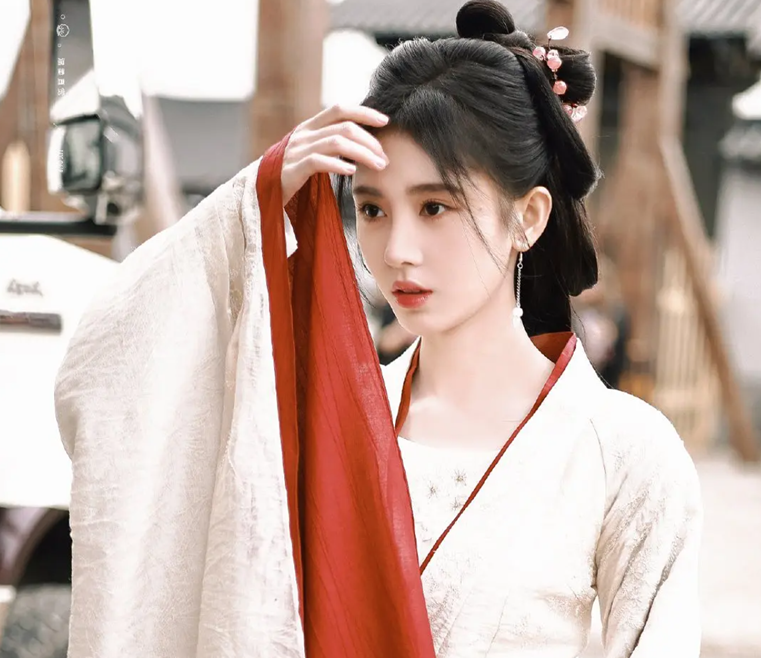 三大平台古装剧《与凤行》《烈焰》《花间令》同台竞技,你追谁?